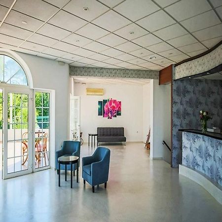Paradise Hotel Zth 티실리비 외부 사진